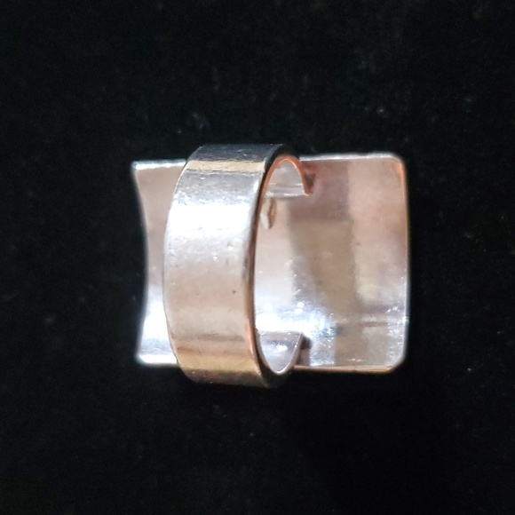 925 Silver Pebble Shield Ring - Picture 2 of 5